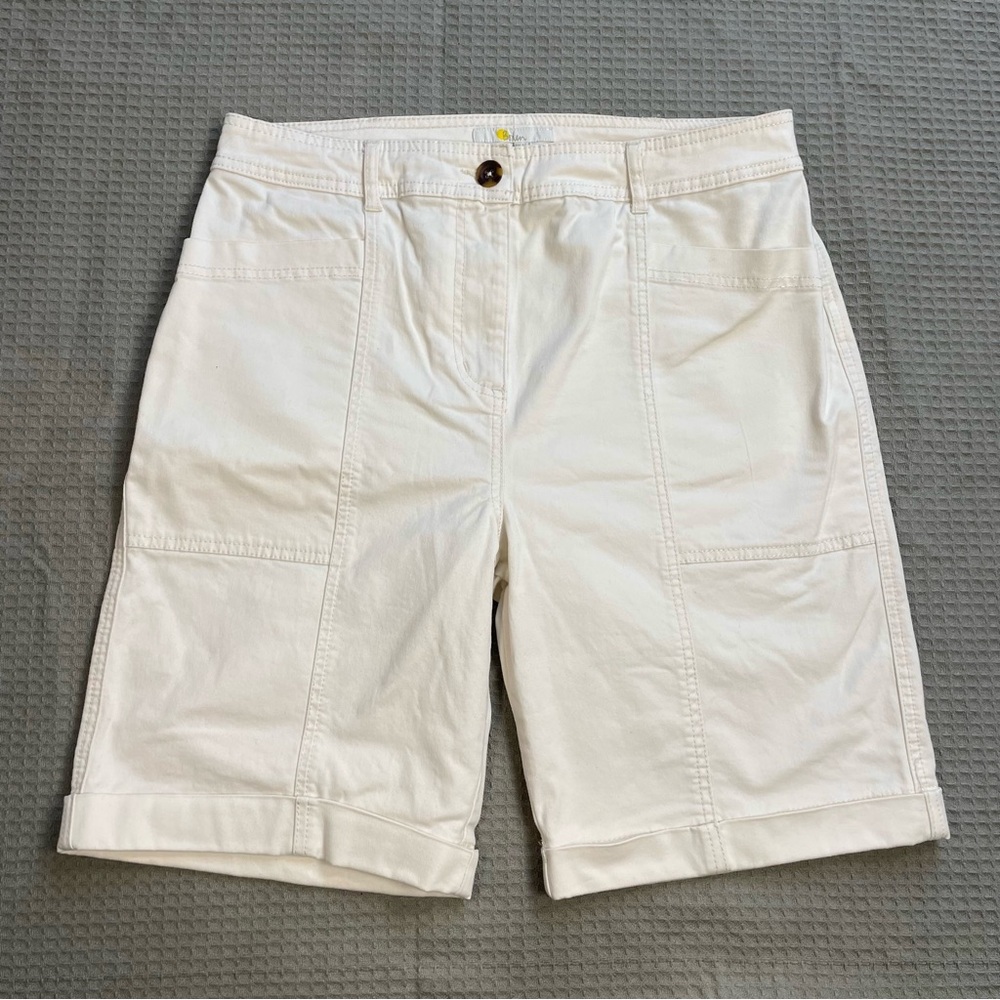 Boden Bermuda Utility Chino Shorts US 8 Womens 9”‎ Pale Khaki Stretch